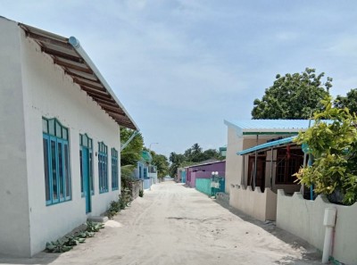 ނަރުދޫ ދައްކަނީ ނަމޫނާއެއް، ބަލި ފެތުރުނީ ތިން ގެއެއްގެ ތެރޭގައި