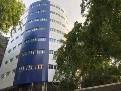 އޭޑީކޭ ހޮސްޕިޓަލްގެ 12 މުވައްޒަފަކު ކޮވިޑަށް ޕޮޒިޓިވްވެއްޖެ