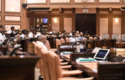 އެމްޑީޕީގެ ތާއީދާ އެކު އޮކްޓޯބަރު 30ގައި ސީދާ މަޖިލީހުން ނިޒާމީ ވޯޓަށް އަހަން ފާސްކޮށްފި