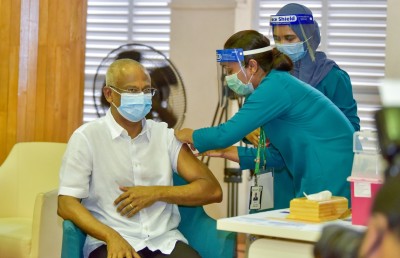 ވެކްސިނާ އެކު ރައީސްގެ އުއްމީދަކީ ހަ މަސް ތެރޭ ކޮވިޑުން އަރައިގަތުން