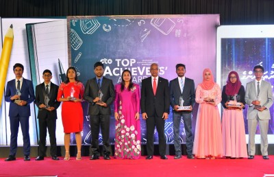 ގަދަ 10ގެ ރަސްމިއްޔާތު ކުޑަކޮށްލުމުން ދަރިވަރުން ހިތްހަމަނުޖެހިއްޖެ