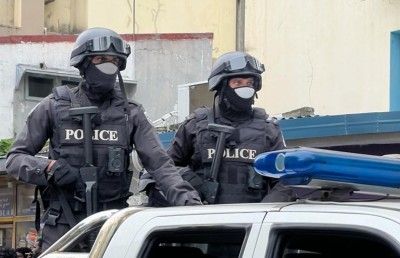 މުއިއްޒު މާ ކުރީގައި، 450 ފޮށިން 12،000 ވޯޓު ތަފާތު