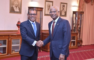 ރައީސްގެ ފުރިހަމަ ކެމްޕޭނާއި ދެއްކެވި ހިތްވަރަށް ނަޝީދުގެ ތައުރީފު