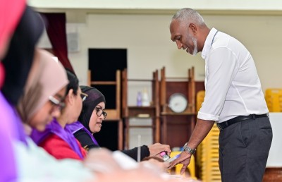 މުއިއްޒު އެދިވަޑައިގަތީ މި ބުރުގައި ގިނަ މީހުން ވޯޓު ލާން ނުކުތުމަށް