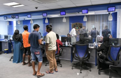 މުއިއްޒުގެ ދޮންމަންމާފުޅަށް ރާއްޖެ ނާދެވޭގޮތް ހެދީ ގާނޫނާ ހިލާފަށް، މައްސަލަ އެބަ ބަލަން: އިމިގްރޭޝަން