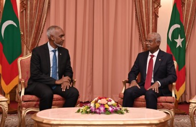 ރައީސާއި އިންތިހާބީ ރައީސް މުއިއްޒު ބައްދަލުކުރައްވައިފި