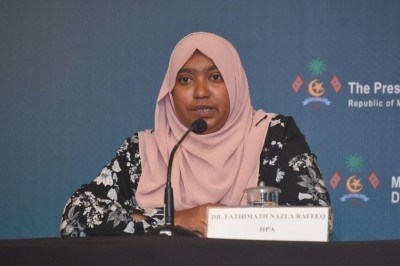 ނިއު ނޯމަލް: ފަސިންޖަރުން ތިބެންވީ ޓެކްސީގެ ފަހަތު ސީޓުގައި
