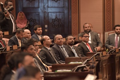 މަޖިލިސް ޖަލްސާއަށް ވަޑައިގަތުމަށް މެންބަރުންނަށް ހުއްދަ ދޫކުރަން ފަށައިފި