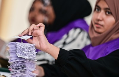 ޝަކުވާ މަދު އިންތިހާބެއް ބާއްވަން އީސީ އަށް އޮތީ ގާނޫނީ ހުރަސް!