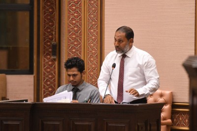 މަޖިލީހުގައި ހިނގި ހަމަނުޖެހުން ބަލައި ގާނޫނީ ފިޔަވަޅު އަޅާނަން: އިމްރާން