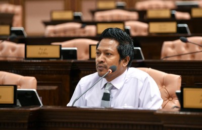 ސިޔާސީ ވެގެން ވަޒީފާއިން ވަކިކުރާ މައްސަލަތަކަށް ފާރަވެރިވާނަން: އިންތި