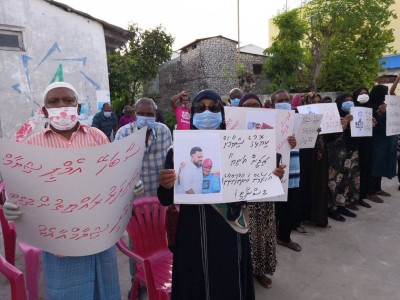 މެމްބަރު ޝިޔާމުގެ ދިފާއުގައި މާސްކް އަޅައިގެން ނައިފަރުގައި އިހުތިޖާޖެއް!