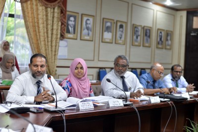 ބިލު ތަސްދީގުކުރުމުން އެލްޖީއޭގެ ބޯޑު އުވިއްޖެ