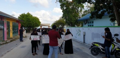ދަރިވަރުންނާ ބެހުނު މައްސަލައިގައި ގުރުއާން ޓީޗަރު ހައްޔަރުކޮށްފި