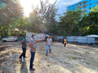 ސްކޫލު އަޅަން ނެގި ދެ ވޮލީ ކޯޓުގެ ބަދަލުގައި އިތުރު ތިން ކޯޓް އަޅަނީ