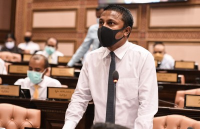 ކޮންމެ ސަލާމަކަށް މެޑިކަލް ސެޓްފިކެޓް ހުށަހަޅަން ބައެއް މެމްބަރުން ދެކޮޅު