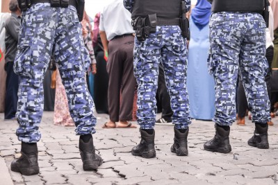 ހަތް ފުލުހަކަށް އަނިޔާގެ ދައުވާ، އެކަކަށް މުދަލަށް ގެއްލުން ދިނުމުގެ ދައުވާ