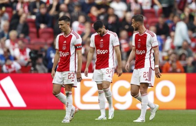 ޓެން ހަގް ނެތި އަޔެކްސް އޮޔާ ދަނީ