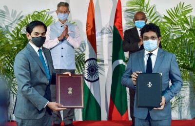 ރާއްޖެ އަށް ފަސް ދާއިރާއަކުން އިންޑިއާއިން އެހީވުމުގެ އެއްބަސްވުންތަކުގައި ސޮއިކޮށްފި