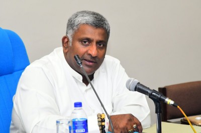 ސްރީލަންކާގެ ބޯޑަރުތައް ހުޅުވާލައި ފަތުރުވެރިކަމާއި އިގްތިސާދީ ހަރަކާތްތައް އަލުން ފަށަނީ
