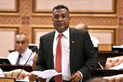 ޖާބިރަށް މަރުގެ އިންޒާރު ލިބެމުންދާތީ އަޑީ ދައުލަތުގެ ހަގީގަތް ހޯދަން މަޖިލީޙަށް