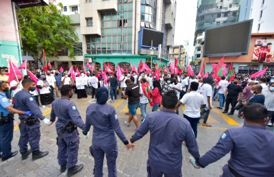 ކޮވިޑުގެ މި ހާލަތުގައި އިދިކޮޅުން މުޒާހަރާކުރާތީ އެޗްއާރުސީއެމުން ކަންބޮޑުވެއްޖެ
