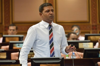 ހިއުމަން ޓްރެފިކިންގެ މައްސަލައިގައި މެމްބަރު ރިޒާ ފުލުހަށް ހާޒިރުކޮށްފި