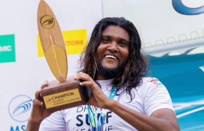 ސާފިންގެ އެސްޔޫޕީ ޗެމްޕިއަންކަން ފުކޫ ދިފާއު ކޮށްފި