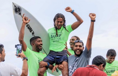 ރަސްމާދޫ ފަހަތަށް ޖައްސާލައި މަރުހަބާ ކަޕް ޗެމްޕިއަންކަން ގައްދުއަށް