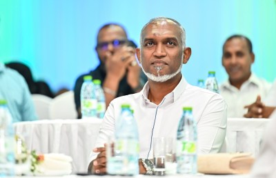 އިންތިހާބީ ރައީސް މުއިއްޒު އަބޫދާބީ އަށް ވަޑައިގެންފި