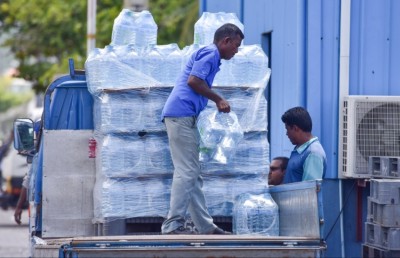 އަންނަ މަހުން ފަށައިގެން އެއް ލީޓަރަށް ވުރެ ކުދި ޕްލާސްޓިކް ފެންފުޅި ވިއްކުން މަނާ ވާނެ