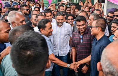 ޔާމީނާއި މުއިއްޒުގެ މެދުގައި އަބްދުއްރަހީމްގެ ނާޒުކް ވަގުތުކޮޅެއް!