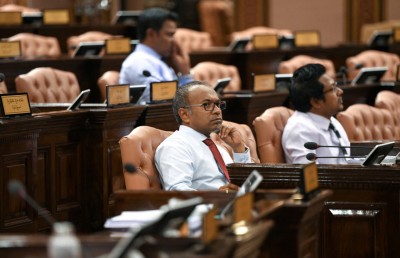 އަދީބުގެ މައްސަލަތައް ބޭރުކޮށްލުމުގައި ރިޝްވަތު ހިމެނޭ ކަމަށް ބުނެ މަޖިލީހަށް މައްސަލައެއް