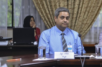 ހުކުމްތަކަށް މަޖިލީހުން ވަނުމުން ޖުޑީޝަރީގެ މިނިވަންކަމާމެދު ސުވާލު އުފެދޭނެ: މައުމޫން ހަމީދު