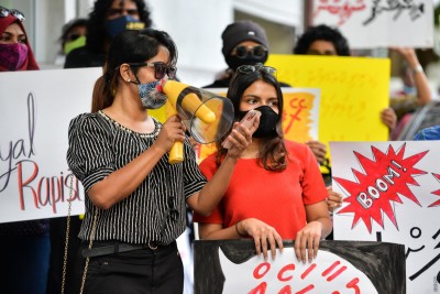 ޖިންސީ ގޯނާއާ ދެކޮޅަށް "ޖާގައެއްނެތް" ނަމުގައި ވެލާނާގޭ ކައިރީގައި މުޒާހަރާކޮށްފި