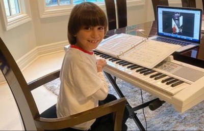 ފޯޓްނައިޓް ޓީމަކަށް 8 އަހަރުގެ ކުއްޖެއް 33،000 ޑޮލަރަށް