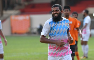 އޭއެފްސީ ކަޕްގެ މޮޅު ޑިފެންޑަރުންގެ ތެރޭގައި އަކޫ