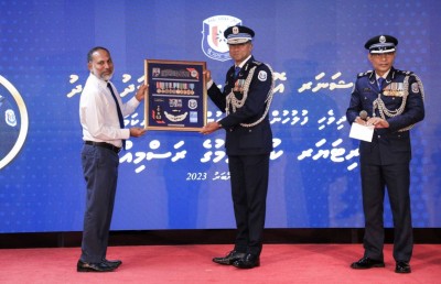 ޕޮލިސް ކޮމިޝަނަރު ހަމީދު ފުލުހުންގެ ހިދުމަތުން ރިޓަޔާކުރައްވައިފި