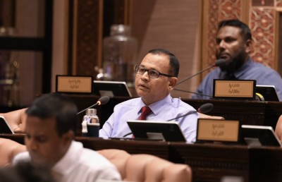 މަޖިލިސް އޮންލައިންކޮށް ގެންދަން ޝަރީފް ގޮވާލައްވައިފި