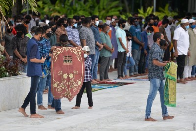 ގައިދުރުކޮށް ނަމާދުގެ ޖަމާއަތް ހަދަންވީ ވަގުތު ޖެހިއްޖެ