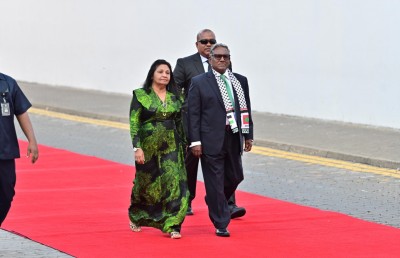 ޑރ. މުއިއްޒު ރައީސްކަމުގެ ހުވާކުރައްވައިފި