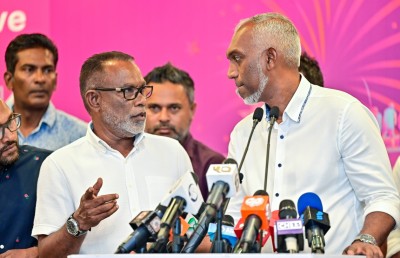 ޑރ. މުއިއްޒުގެ ރިޔާސީ ދަތުރު: ހިތްވަރާއި ކެރުމާއި ވަރުގަދަ އަޒުމެއްގެ ނަމޫނާ!