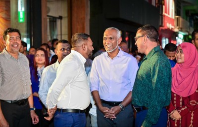 ވަޒީރުން ތިއްބެވީ ރައްޔިތުންނަށް ހިދުމަތް ކުރަން ކެތްމަދުވެފައި: ރައީސް