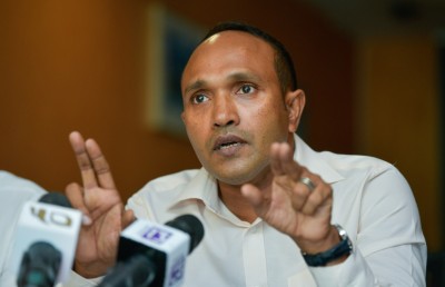 ރައީސް ޕްރެޝަރުކުރައްވަނީ ޔާމީން ބޭރަށް ވަޑައިގަތުމަށް: ޑރ. ޖަމީލް