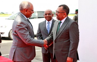 މުއިއްޒު ހުވާ ކުރައްވާ ރަސްމިއްޔާތަށް ގައުމުތަކުގެ މަންދޫބުން ވަޑައިގަންނަވަން ފައްޓަވައިފި