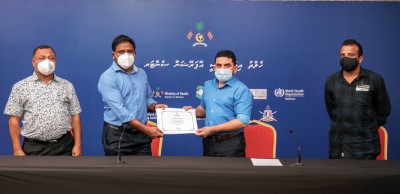 ކޮވިޑް ޓެސްޓަށް ބޭނުންވާ ދެ މެޝިން ޔުނިވާސަލް އިން ހަދިޔާކޮށްފި