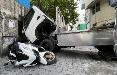 މަރާމާތުކުރި ޕިކަޕެއް ސްޓާޓް ކޮށްލި ވަގުތު ކޮންޓްރޯލް ނުވެ މީހަކަށް އަނިޔާވެއްޖެ