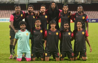 ހަމްޕު އަށް ހަތަރު ގޯލު، ޔޫވީގައި ބަދަލު ކީޕަރެއް ނެތުމުން ގޯލަށް ކުޅުނީ ޑިފެންޑަރެއް