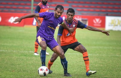 ތަޖުރިބާކާރު މިޑްފީލްޑަރު އަސްހަދު އީގަލްސް އަށް
