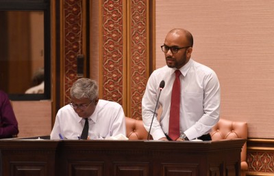 ދަރަނި މެނޭޖް ކުރުމުގައި މިނިސްޓަރު އަމީރު އިހުމާލުވޭ: މަޖިލިސް ރައީސް